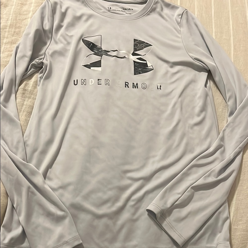 Under Armour Light Gray Long Sleeve dri fit Tee